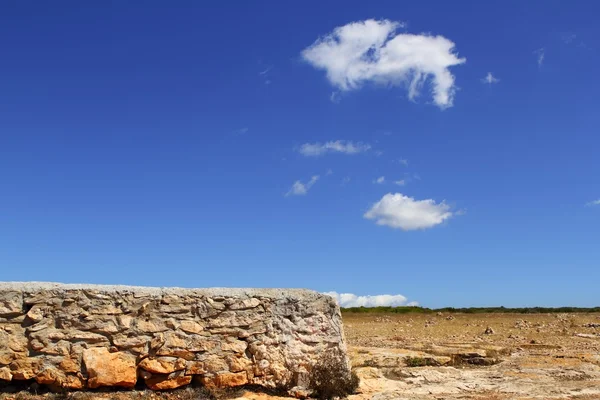 Formentera Balearische eiland stenen metselwerk blauwe hemel — Stockfoto