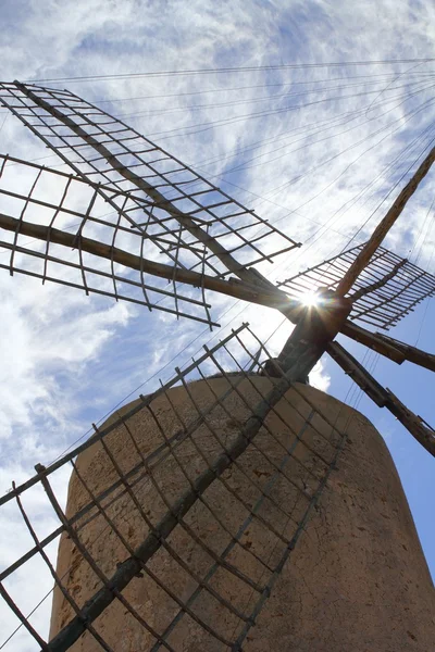 Baleárské ostrovy větrný mlýn větrné mlýny Španělsko — Stock fotografie