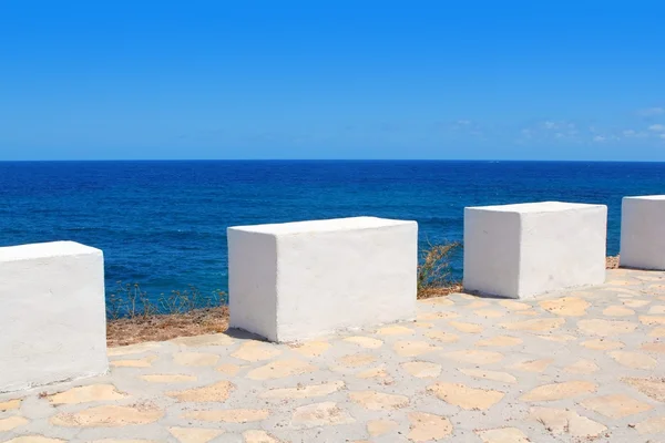 Mediterranean sea coastal view white milestones — Stock Photo, Image