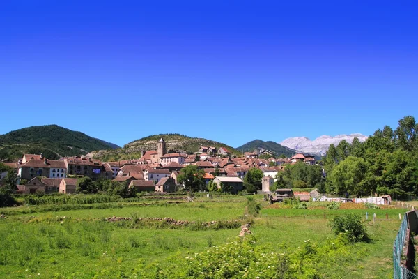 Hecho vesnice v Pyrenejích aragon huesca, Španělsko — Stock fotografie