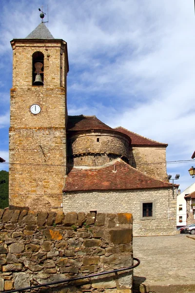 Iglesia catedral románica en Hecho Aragón —  Fotos de Stock