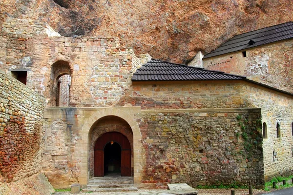 Mosteiro romanesco de San Juan de la Pena — Fotografia de Stock