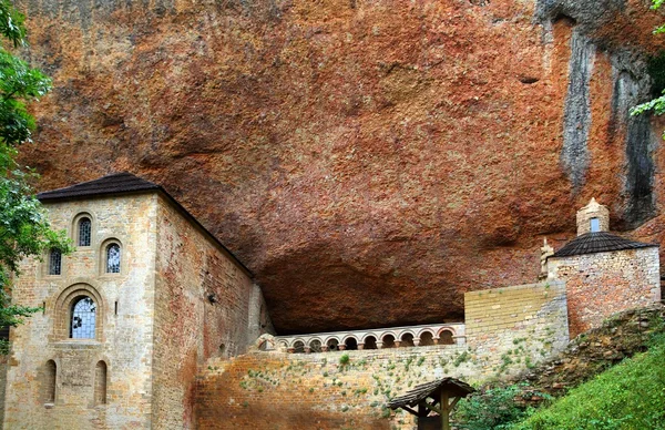 Mosteiro romanesco de San Juan de la Pena — Fotografia de Stock