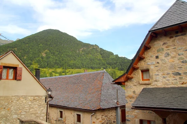 Sallent de Gallego Pirineos pueblo de piedra Huesca — Foto de Stock