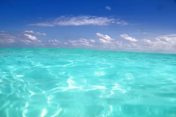 Azul caribe mar agua olas horizonte — Foto de Stock