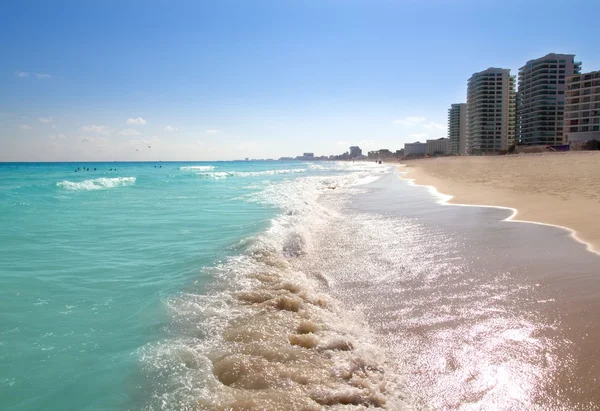 Cancun Karayipler deniz plaj sahil turkuaz — Stok fotoğraf