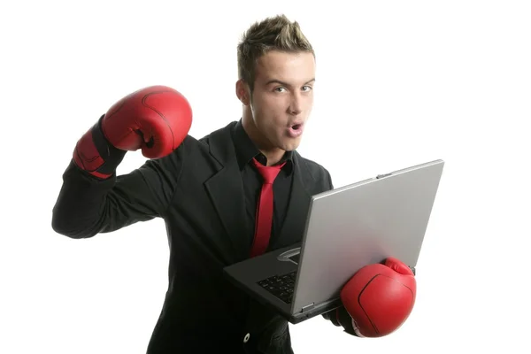 Boxer jovem empresário com laptop — Fotografia de Stock