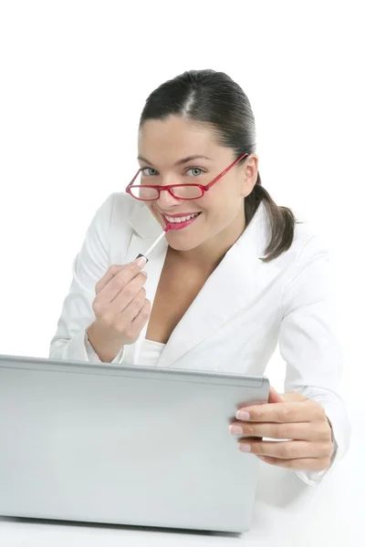 Donna d'affari con rossetto rosso e laptop — Foto Stock