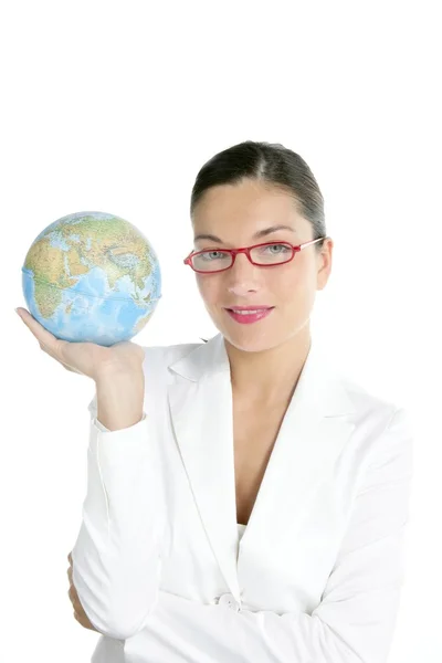 女商人手中的蓝色的全球化世界地图 — 图库照片