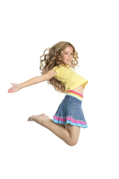 Kleine schöne Mädchen fliegen springen isoliert auf weiß — Stockfoto