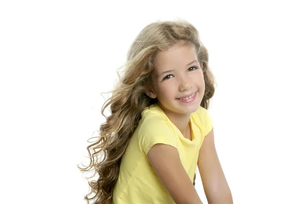 Petite fille blonde souriante portrait tshirt jaune isolé sur whi — Photo