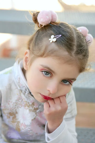 Όμορφο κοριτσάκι καυκάσιος μικρό παιδί — Φωτογραφία Αρχείου