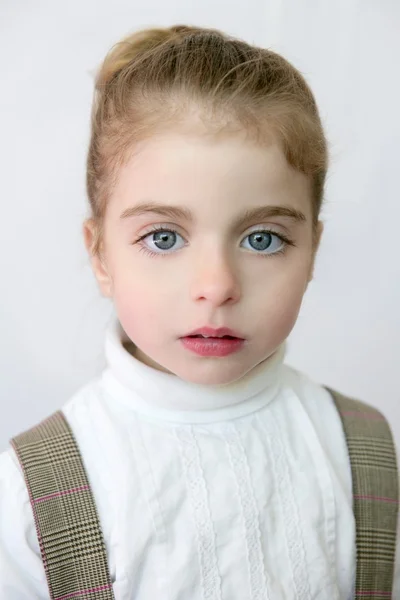 Güzel küçük öğrenci kız portre — Stok fotoğraf
