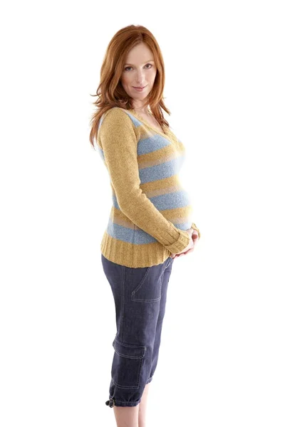 Schöne schwangere rothaarige Frau Mode — Stockfoto
