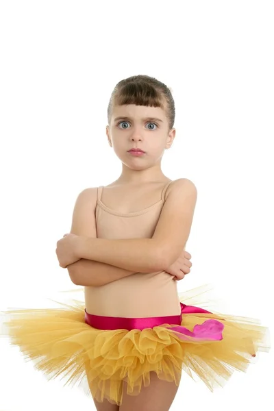 Ballerina lilla flicka stående poserar på studio — Stockfoto