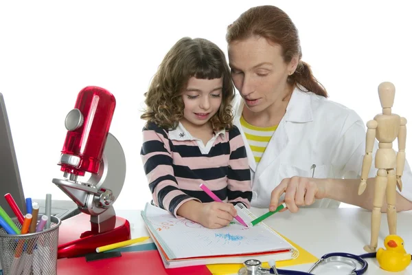 Doctor natural sciences teaching school pupil — Stock Photo, Image