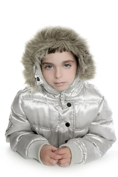 Płaszcz zimowy srebrny futro kaptur dziewczynka — Zdjęcie stockowe