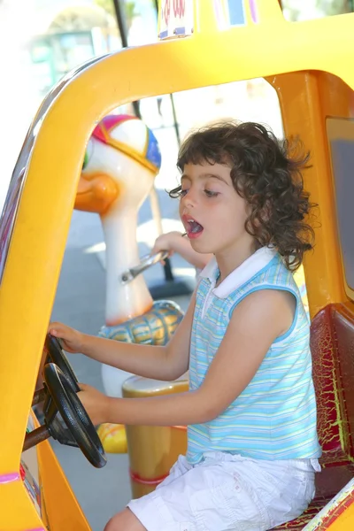 Kicsit övez, játék, játék-autó vezetés — Stock Fotó