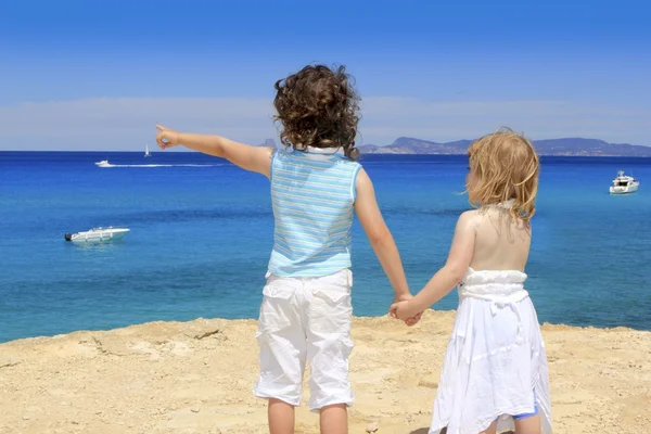 Duas meninas irmãs verão Cala Saona Formentera — Fotografia de Stock
