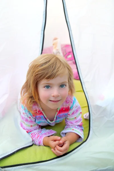 Girl in camping tent lying on camp tent — Stock Photo, Image