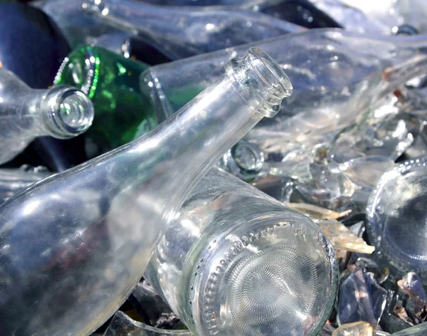 Μπουκάλι σχέδιο ανάχωμα ανακύκλωσης γυαλιού — Φωτογραφία Αρχείου