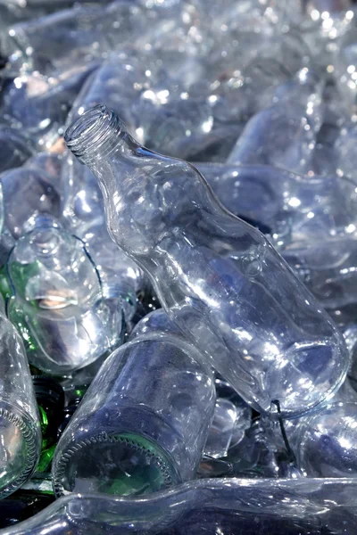 Bottiglia di vetro riciclare modello tumulo — Foto Stock