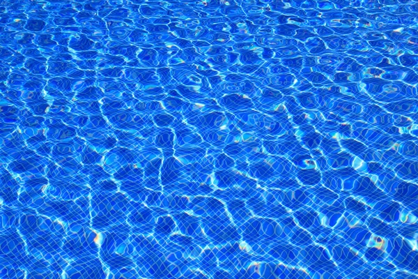 Niebieskie płytki basen wody odbicie tekstura — Zdjęcie stockowe