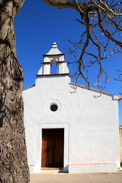 Chiesa bianca Ermita la Xara Simat de la Valldigna — Foto Stock