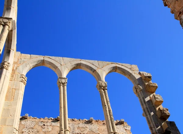 İspanya eski manastır kemerli yapısı