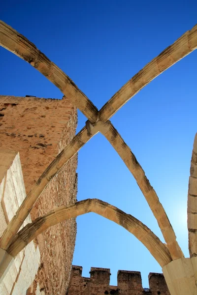 Arches structure de l'ancien monastère en Espagne — Photo