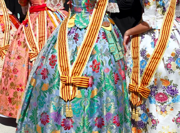 Falleras kostym fallas klänning detalj från valencia — Stockfoto