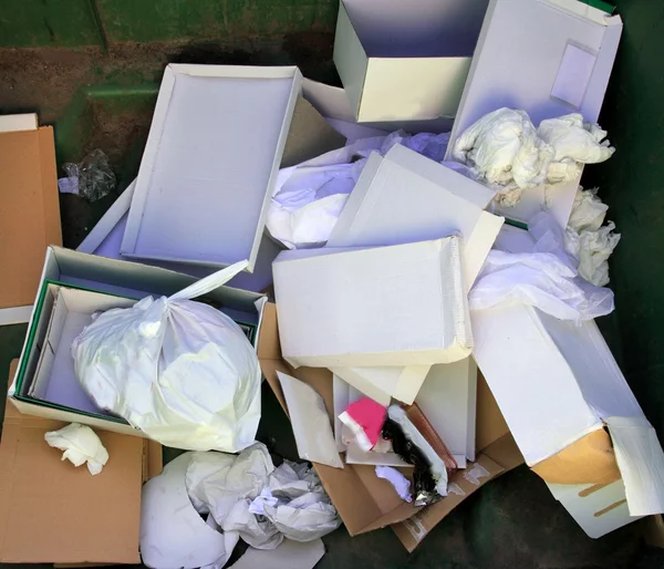 Χαρτόνι και το χαρτί σκουπίδια σκουπίδια δοχείο — Φωτογραφία Αρχείου