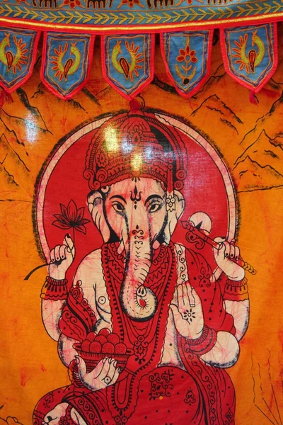 Símbolo de elefante indio en hoja textil naranja — Foto de Stock