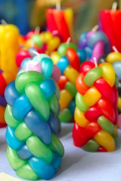 Padrão de textura artesanal velas trançadas coloridas — Fotografia de Stock