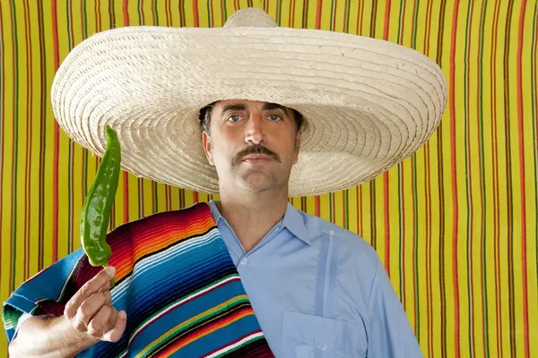 Καυτερή πιπεριά τσίλι μεξικάνικη άνθρωπος τυπικό ΠΟΝΤΣΟ serape — Φωτογραφία Αρχείου