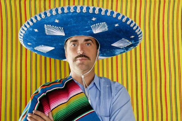 Mexická knír muž sombrero portrét tričko — Stock fotografie