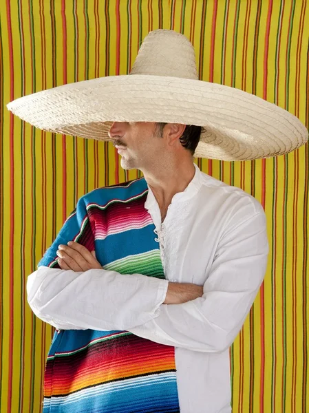 Baffi messicani uomo sombrero ritratto camicia — Foto Stock