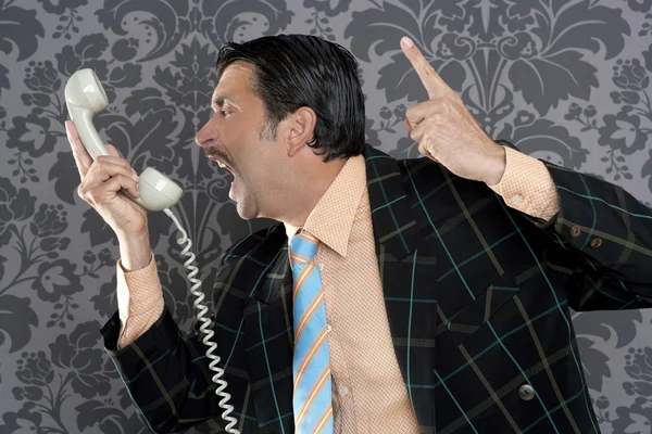 Boos nerd zakenman retro telefoon gesprek schreeuwen — Stockfoto