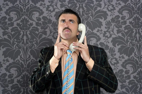 Nerd przestraszony wyrażenia biznesmen telefon — Zdjęcie stockowe