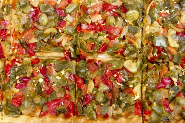 Vegetais mediterrânicos pizza tomate pimenta — Fotografia de Stock