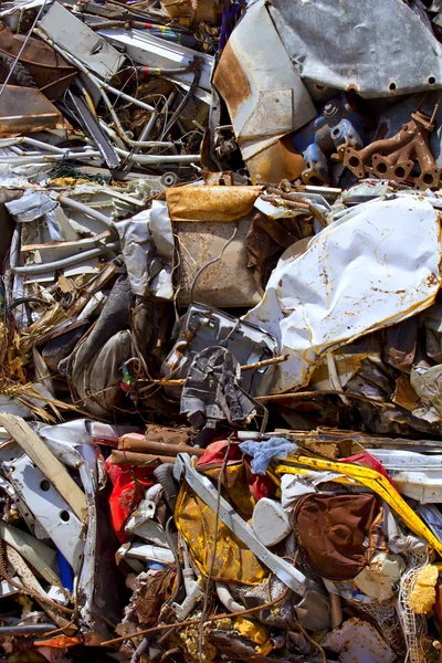 Järn skrot metall packas för att återvinna — Stockfoto