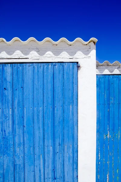 Arquitetura baleares ilhas branco azul portas detalhe — Fotografia de Stock