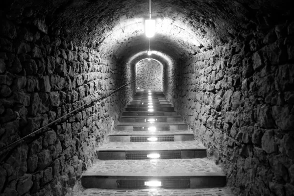 Ibiza eiland tunnel weg naar het kasteel lichteffect — Stockfoto