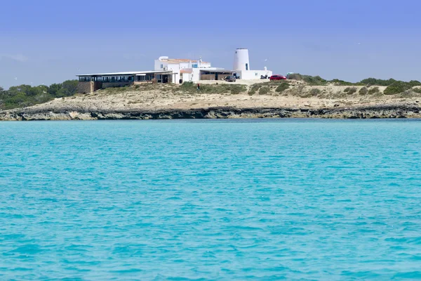 Molino de viento de sal en Formentera mar turquesa — Foto de Stock