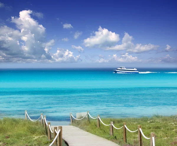 Illetas Orense beachn turquoise formentera eiland — Stockfoto
