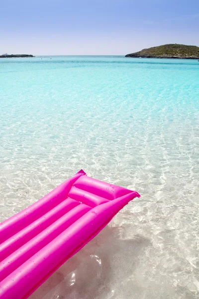Plaża pływających salon różowy tropikalne morze formentera — Zdjęcie stockowe