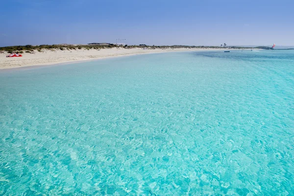 Illetas formentera illetes praia paraíso azul-turquesa — Fotografia de Stock