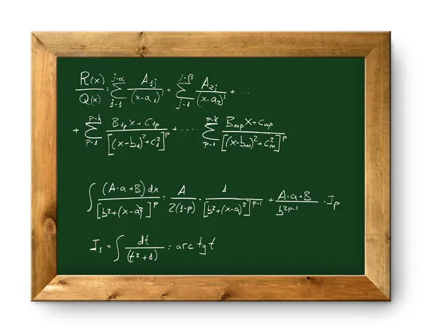 Raad van bestuur groene krijtbord moeilijke wiskundige formule — Stockfoto
