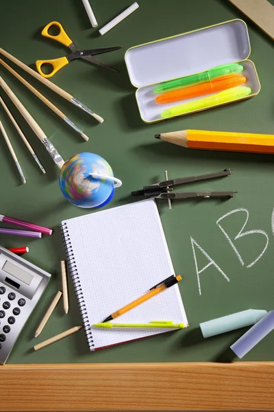 ABC okul yeşil blackboard yönetimi okul için — Stok fotoğraf