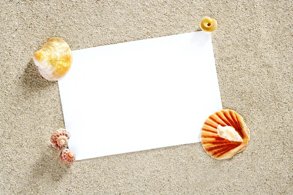 Blanco papier kopie ruimte-zomervakantie strand zand — Stockfoto